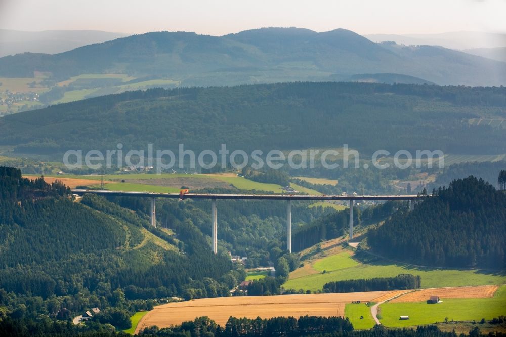 Warstein from the bird's eye view: Routing and traffic lanes over the new building of the highway bridge in the motorway A46 in Bestwig in the state North Rhine-Westphalia