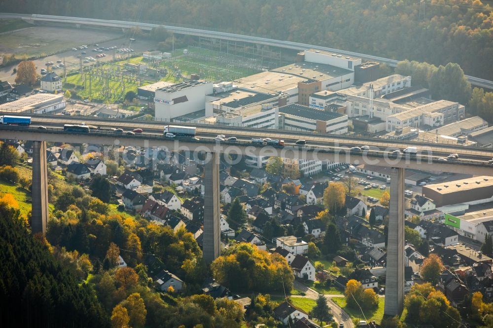 Aerial photograph Siegen - Routing and traffic lanes over the highway bridge in the motorway A45 Siegtalbruecke in Siegen in the state North Rhine-Westphalia