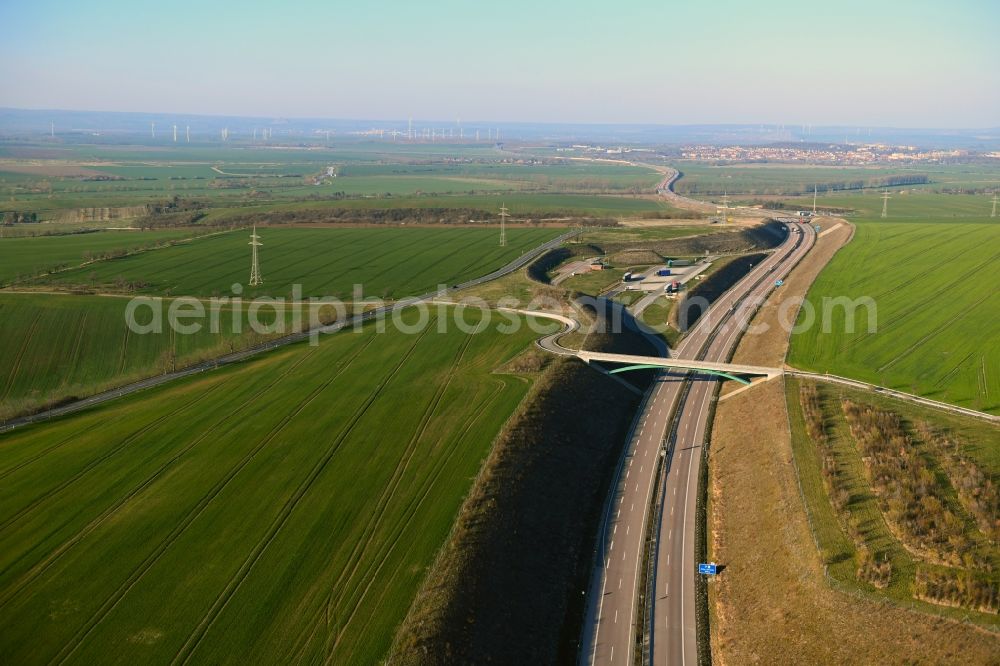 Bretleben from the bird's eye view: Routing and traffic lanes during the motorway service station and parking lot of the BAB A 71 - Parkplatz Hohe Schrecke West in Bretleben in the state Thuringia, Germany