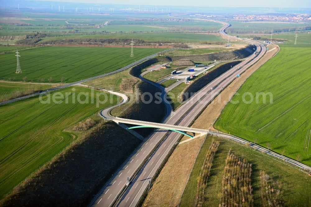 Aerial image Bretleben - Routing and traffic lanes during the motorway service station and parking lot of the BAB A 71 - Parkplatz Hohe Schrecke West in Bretleben in the state Thuringia, Germany