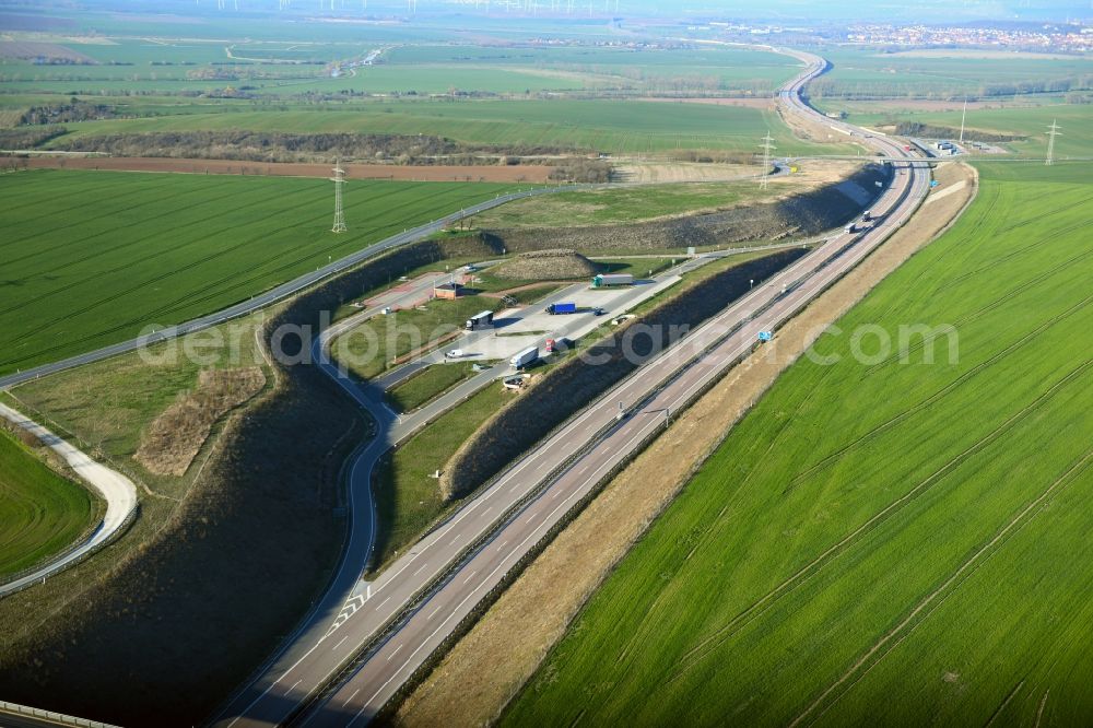 Aerial photograph Bretleben - Routing and traffic lanes during the motorway service station and parking lot of the BAB A 71 - Parkplatz Hohe Schrecke West in Bretleben in the state Thuringia, Germany