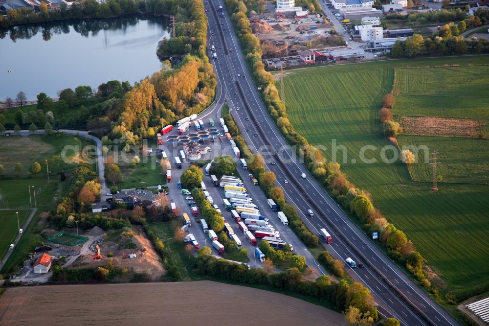 Aerial image Bensheim - Motorway service area on the edge of the course of BAB highway A5 Bergstrasse in the district Auerbach in Bensheim in the state Hesse