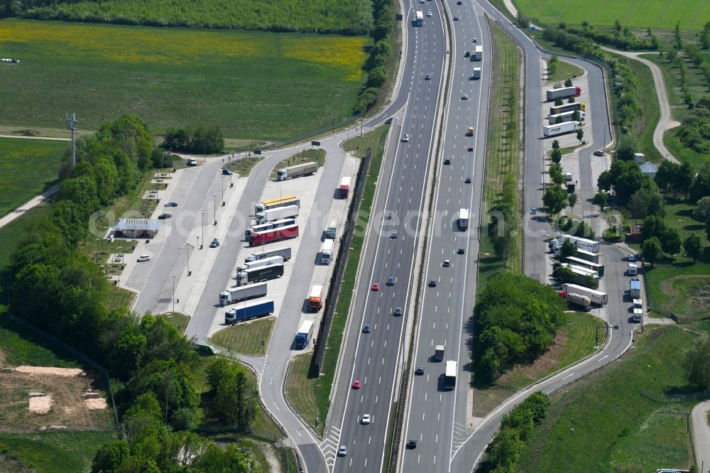 Aerial image Allersberg - Routing and traffic lanes during the motorway service station and parking lot of the BAB A 9 in Allersberg in the state Bavaria, Germany