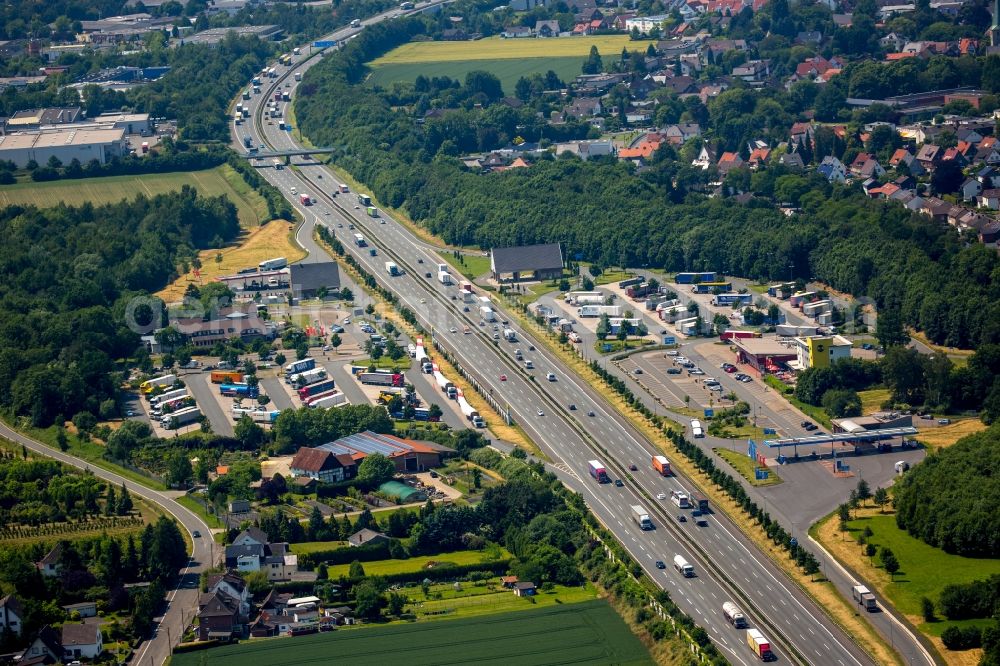 Hamm from above - Routing and traffic lanes during the motorway service station and parking lot of the BAB A 2 in Hamm in the state North Rhine-Westphalia