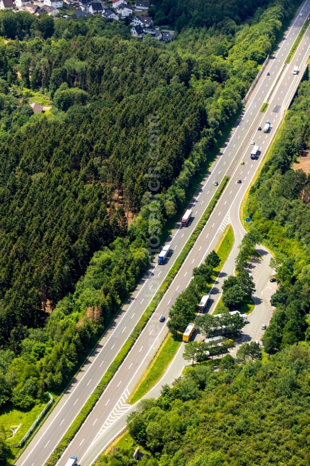 Arnsberg from the bird's eye view: Routing and traffic lanes during the motorway service station and parking lot of the BAB A 46 in the district Bruchhausen in Arnsberg in the state North Rhine-Westphalia, Germany