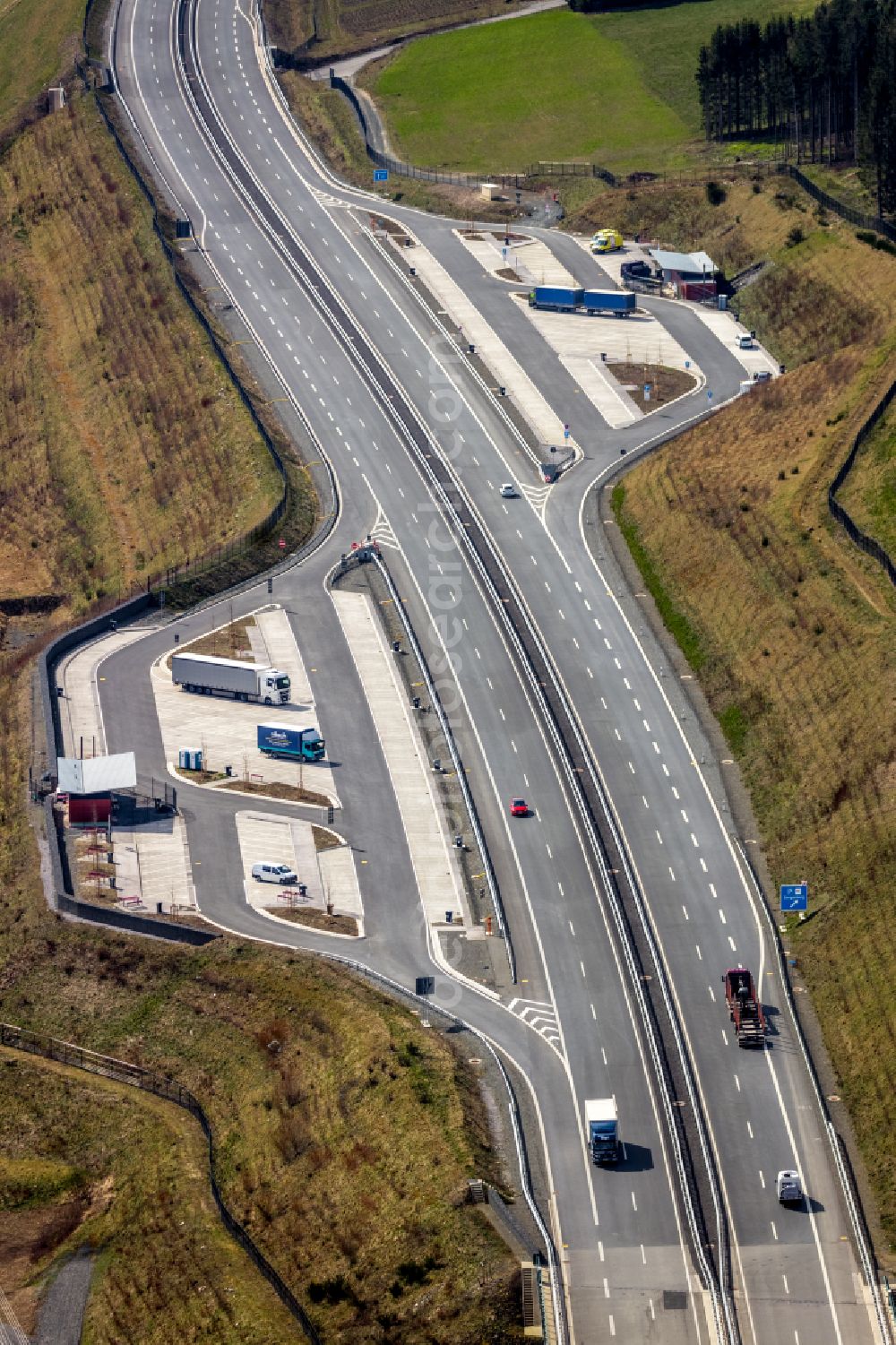 Ostwig from above - Motorway service area and car park along the route and lanes in the course of the federal higway - motorway BAB A46 in Ostwig in the state North Rhine-Westphalia, Germany