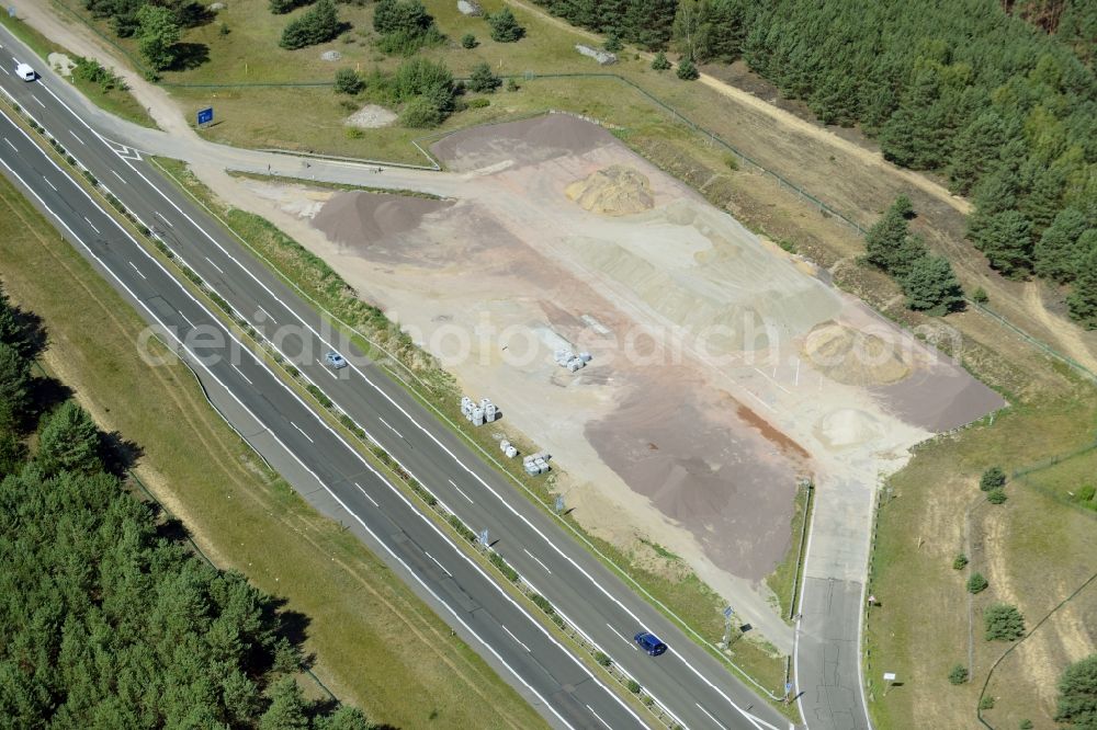 Aerial photograph Spreenhagen - Routing and traffic lanes during the motorway service station and parking lot of the BAB A 12 E30 in Spreenhagen in the state Brandenburg