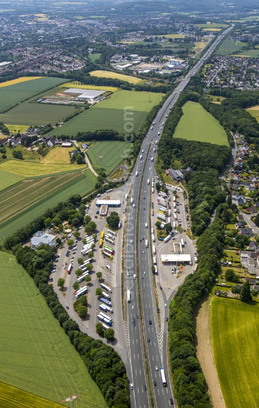 Aerial image Holzwickede - Motorway service area on the edge of the course of BAB highway A1 - E37 in Holzwickede in the state North Rhine-Westphalia