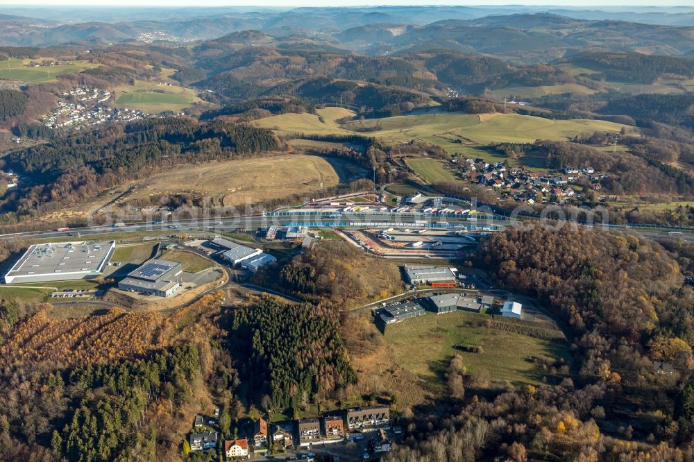 Aerial image Lüdenscheid - Motorway service area on the edge of the course of BAB highway 45 in Luedenscheid in the state North Rhine-Westphalia, Germany