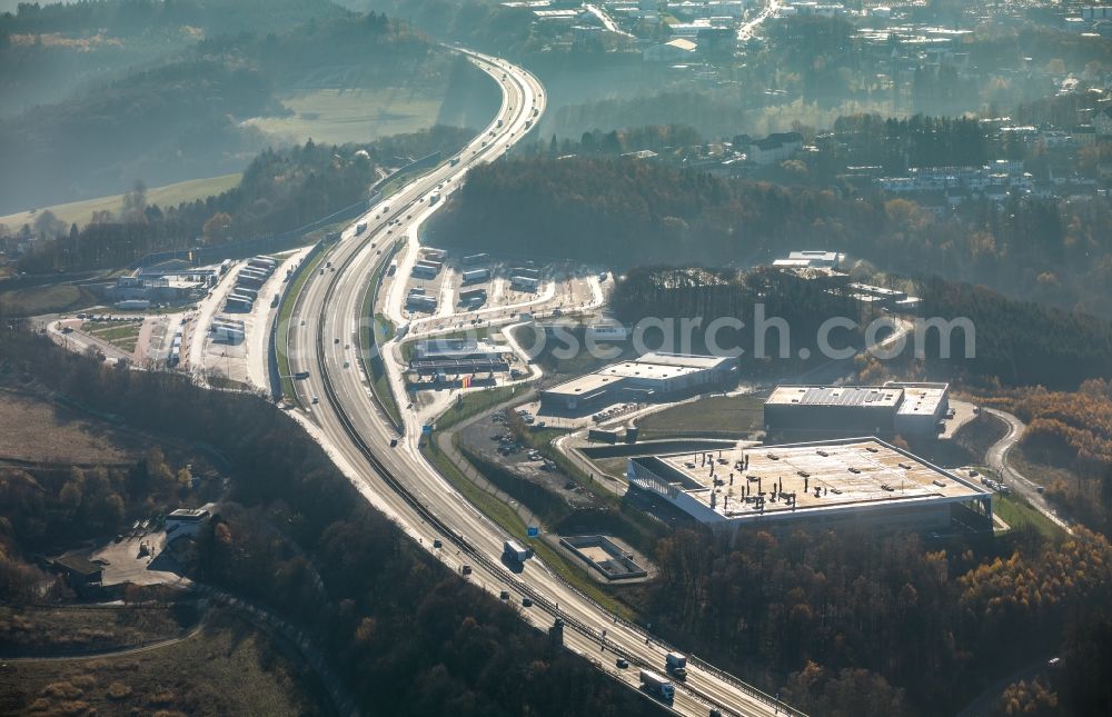 Lüdenscheid from the bird's eye view: Motorway service area on the edge of the course of BAB highway 45 in Luedenscheid in the state North Rhine-Westphalia, Germany