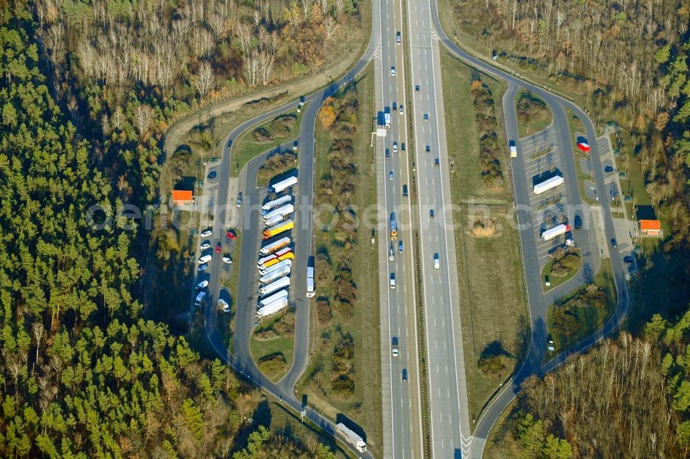 Potsdam from the bird's eye view: Motorway service area on the edge of the course of BAB highway A115 Rasthof Am Stern (Parforceheide) A115 An of Parforceheide in the district Stern in Potsdam in the state Brandenburg, Germany