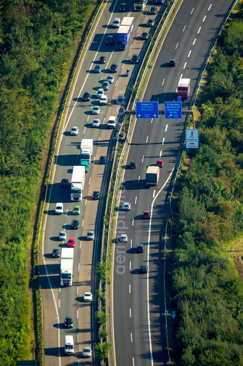 Aerial photograph Bochum - Highway congestion along the route of the lanes A43 junction Bochum-Laer in Bochum in the state North Rhine-Westphalia