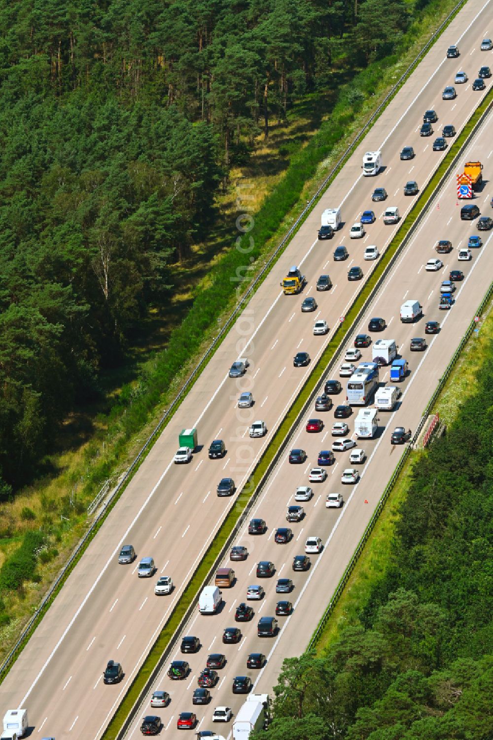 Aerial photograph Buchholz (Aller) - Motorway congestion along the route of the lanes BAB A7 in Buchholz (Aller) in the state Lower Saxony, Germany