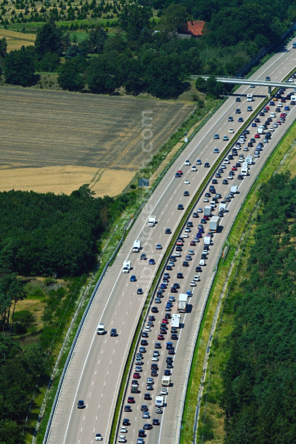 Aerial photograph Hoheheide - Motorway congestion along the route of the lanes BAB A7 in Hoheheide in the state Lower Saxony, Germany