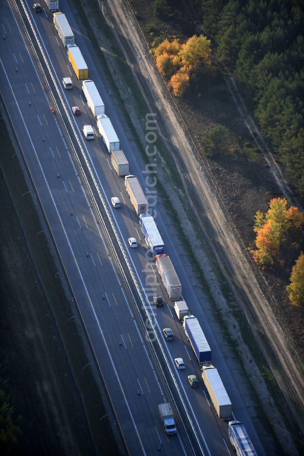 Spreenhagen from the bird's eye view: Highway congestion along the route of the lanes A12 E30 bei laufendem Ausbau und Spurerweiterung in Spreenhagen in the state Brandenburg