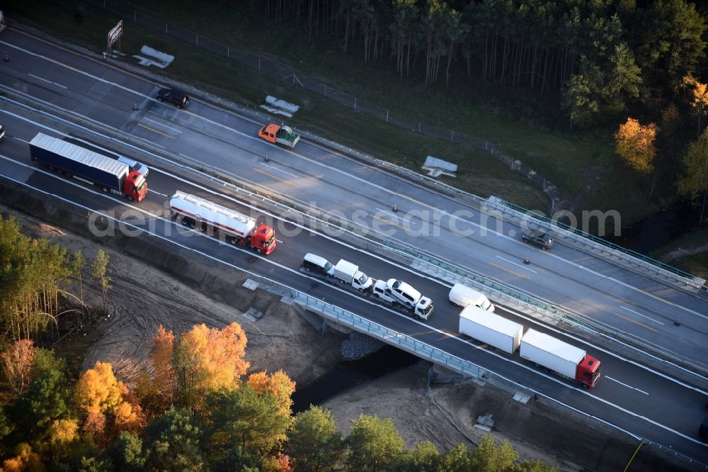 Aerial image Spreenhagen - Highway congestion along the route of the lanes A12 E30 bei laufendem Ausbau und Spurerweiterung in Spreenhagen in the state Brandenburg