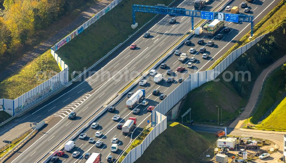 Bochum from the bird's eye view: Motorway congestion along the route of the lanes A448 on street Paulinenstrasse in the district Altenbochum in Bochum at Ruhrgebiet in the state North Rhine-Westphalia, Germany