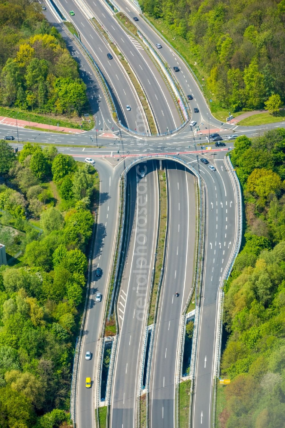 Aerial photograph Bochum - Highway route BAB A448 in in Bochum in the state North Rhine-Westphalia, Germany