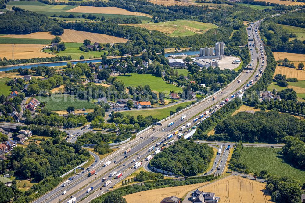 Aerial image Mengeder Heide - Highway route BAB A2 in in Mengeder Heide at Ruhrgebiet in the state North Rhine-Westphalia, Germany