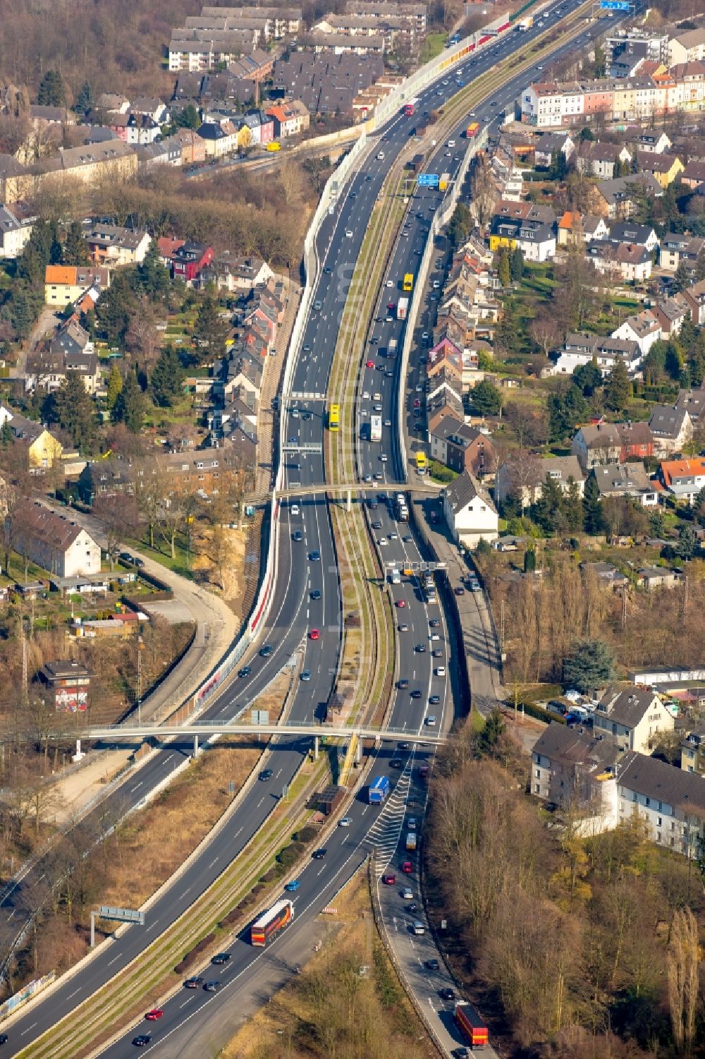 Essen from above - Course of the federal motorway A52 in Essen in the state of North Rhine-Westphalia