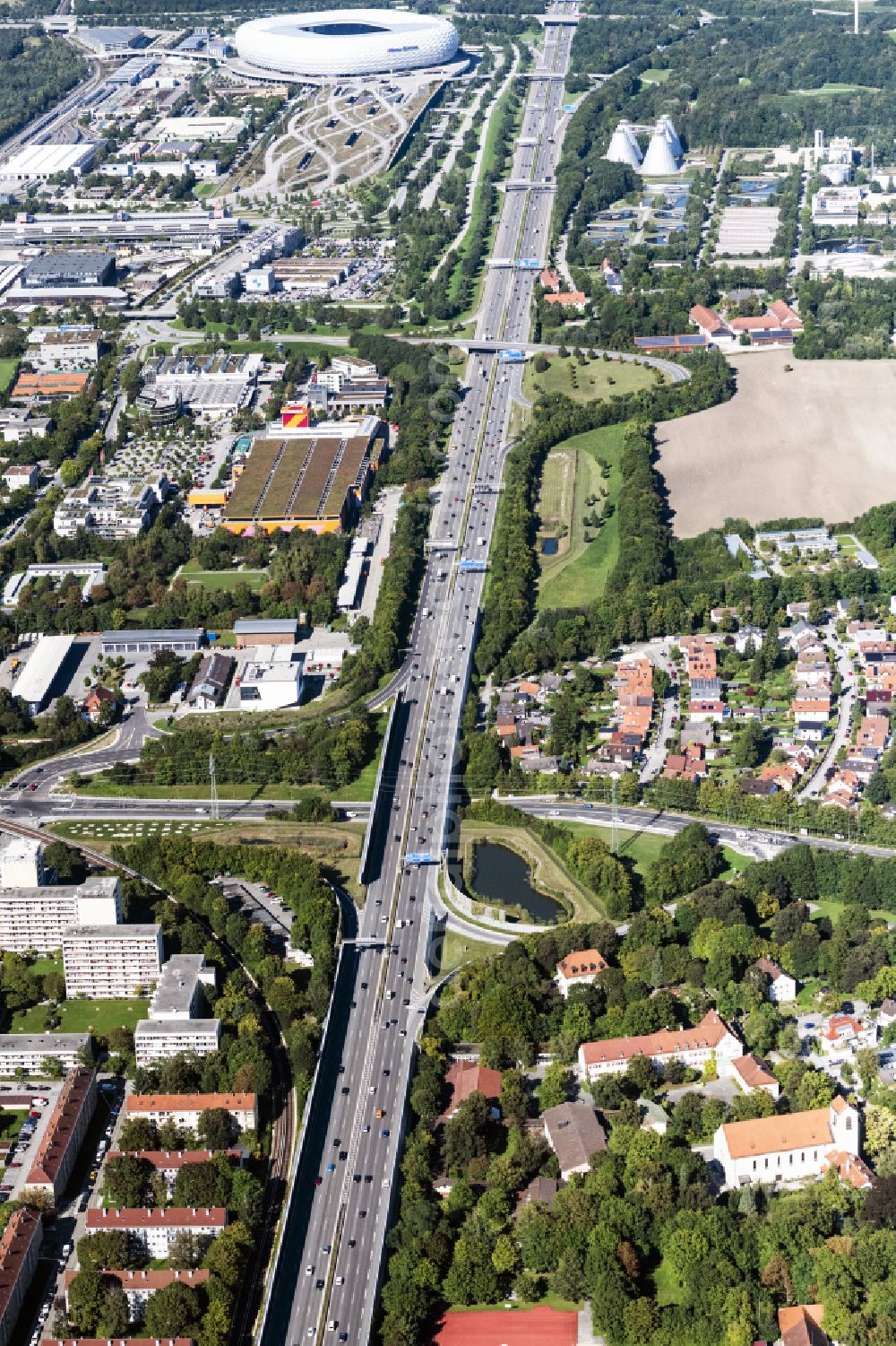 München from the bird's eye view: Highway route A9 in Richtung Alianzarena in in Munich in the state Bavaria, Germany