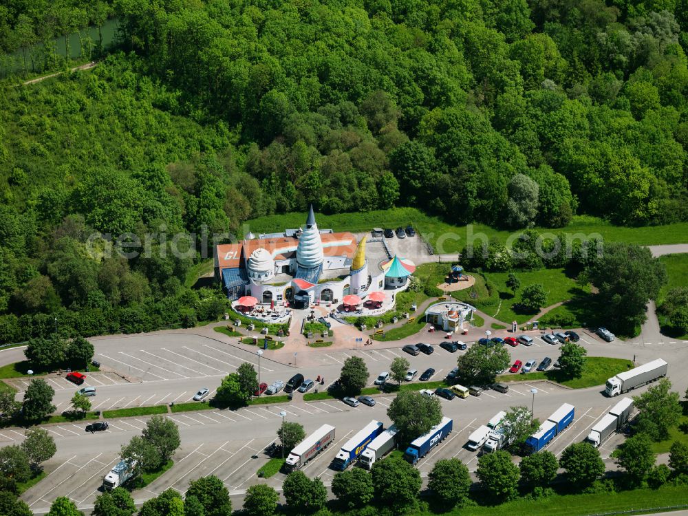 Aerial image Dettingen an der Iller - Motorway service area and parking lot of the Illertal Ost motorway service area, direction north on the BAB A7 in Dettingen an der Iller in the state Baden-Wuerttemberg, Germany