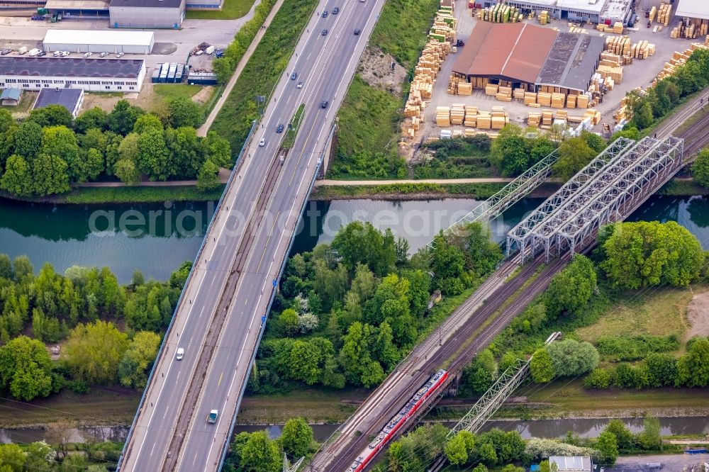 Herne from the bird's eye view: New construction of the motorway route BAB 43 (Emschertalbruecke) about the Forellstrasse in Herne in the state North Rhine-Westphalia, Germany