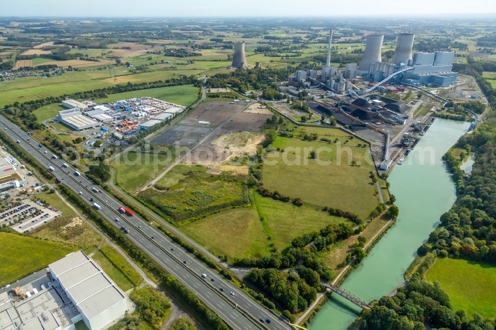 Aerial image Hamm - Lanes of the motorway- route and course of the A2 in Hamm in the state North Rhine-Westphalia, Germany