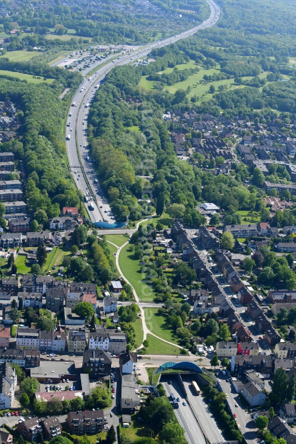 Aerial photograph Gelsenkirchen - Routing and traffic lanes during the highway tunnel construction of the motorway A 2 in Gelsenkirchen in the state North Rhine-Westphalia, Germany