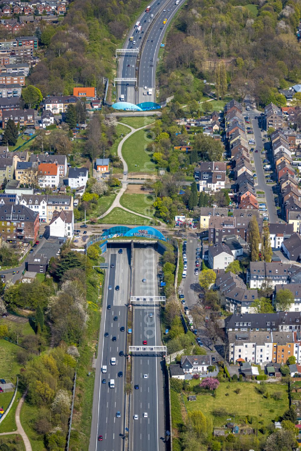 Gelsenkirchen from the bird's eye view: Routing and traffic lanes during the highway tunnel construction of the motorway A 2 in Gelsenkirchen in the state North Rhine-Westphalia, Germany