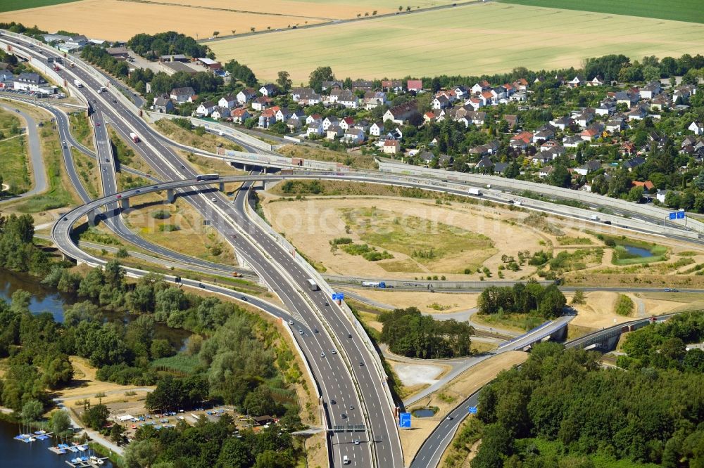 Aerial image Braunschweig - Routing and traffic lanes during the highway exit and access the motorway A 39 in Brunswick in the state Lower Saxony, Germany