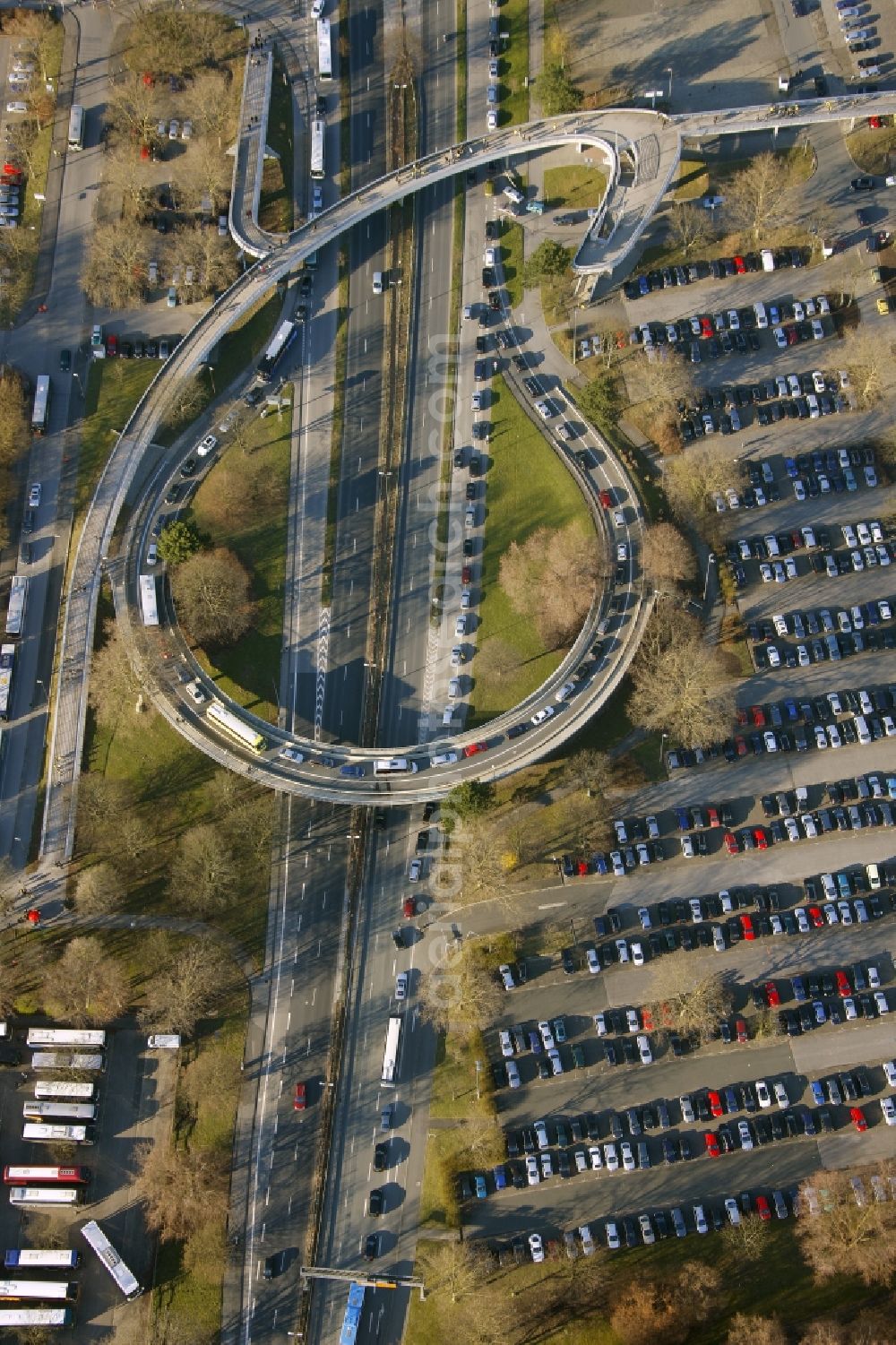 Aerial photograph Dortmund - Motorway at the BAB B1 along the Wittekindstrasse in Dortmund in North Rhine-Westphalia