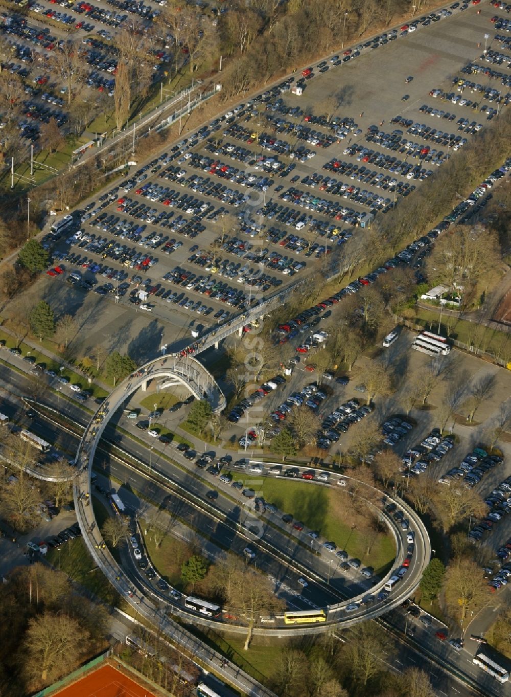 Dortmund from above - Motorway at the BAB B1 along the Wittekindstrasse in Dortmund in North Rhine-Westphalia