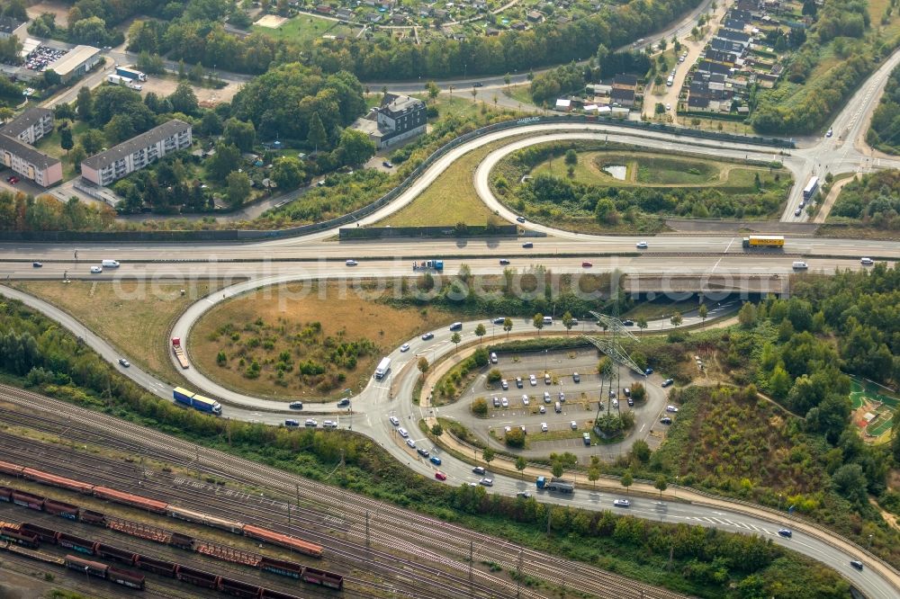 Aerial photograph Gelsenkirchen - Routing and traffic lanes during the highway exit and access the motorway A 42 Gelsenkirchen-Schalke in Gelsenkirchen in the state North Rhine-Westphalia, Germany