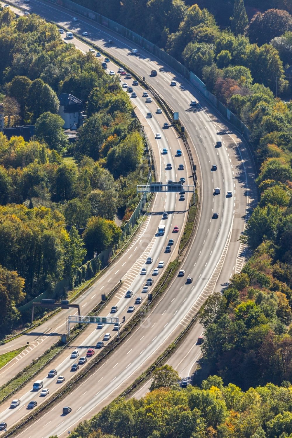 Aerial photograph Hagen - Routing and traffic lanes during the highway exit and access the motorway A 45 in Hagen in the state North Rhine-Westphalia, Germany