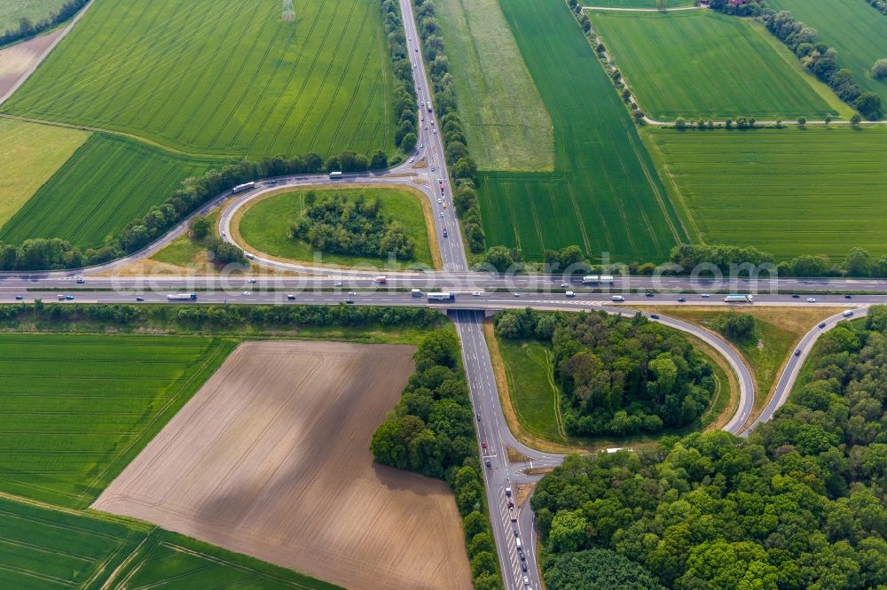 Aerial image Werne - Routing and traffic lanes during the highway exit and access the motorway A 1 - Nordlippestrasse in Werne in the state North Rhine-Westphalia, Germany