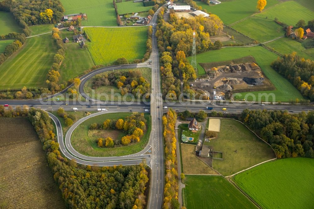 Gladbeck from above - Routing and traffic lanes during the highway exit and access the motorway A 31 and the Rentforter Strasse in Gladbeck in the state North Rhine-Westphalia, Germany