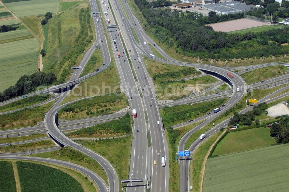 Stuttgart from above - Routing and traffic lanes during the highway exit and access the motorway A 8 Stuttgart-Moehringen in the district Fasanenhof in Stuttgart in the state Baden-Wuerttemberg, Germany