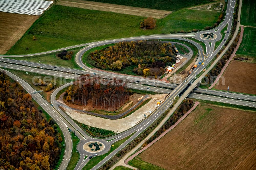 Ringsheim from the bird's eye view: Routing and traffic lanes during the highway exit and access the motorway A 5 to the 57b Rust in Ringsheim in the state Baden-Wurttemberg, Germany