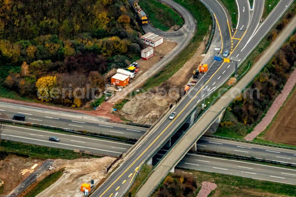 Aerial image Ringsheim - Routing and traffic lanes during the highway exit and access the motorway A 5 to the 57b Rust in Ringsheim in the state Baden-Wurttemberg, Germany