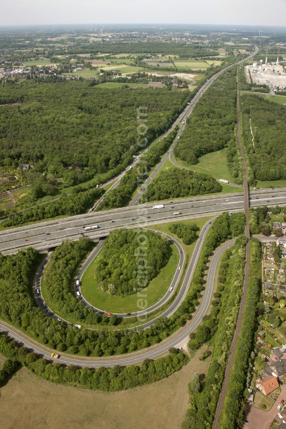 Aerial photograph Bottrop - Motorway Bottrop on the highway A2 in Bottrop in North Rhine-Westphalia