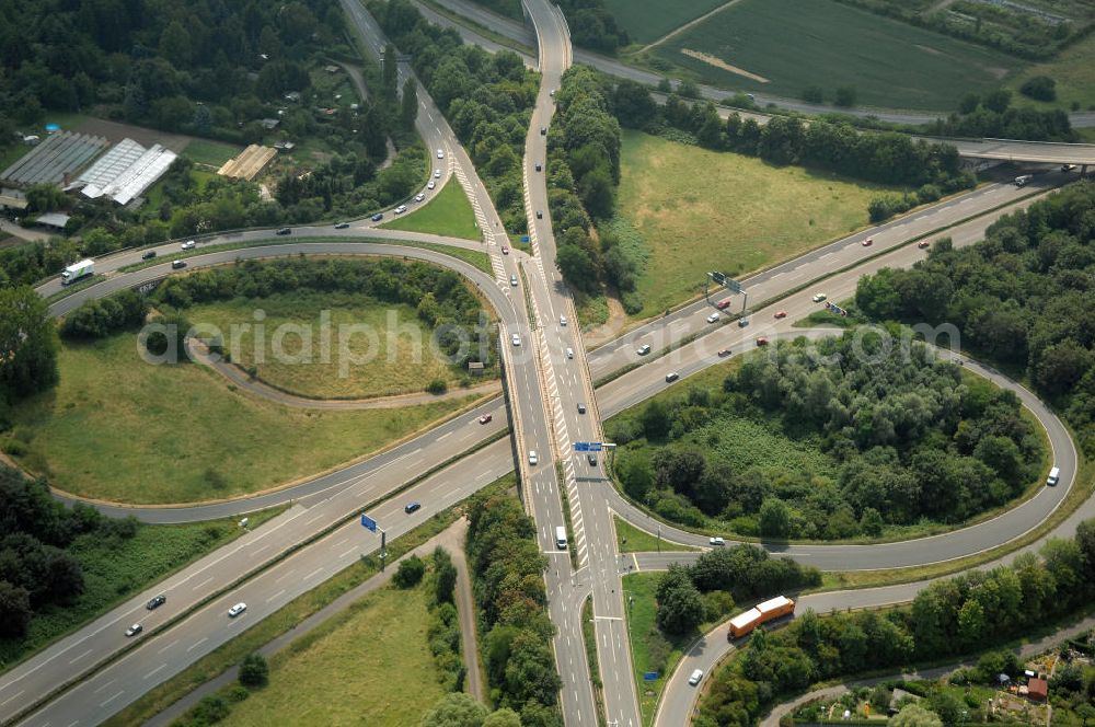 Aerial image Frankfurt - Blick auf die Autobahnabfahrt Frankfurt Eckenheim im Zufahrtsbereich der Jean-Monnet-Straße an der A661 / E 661.