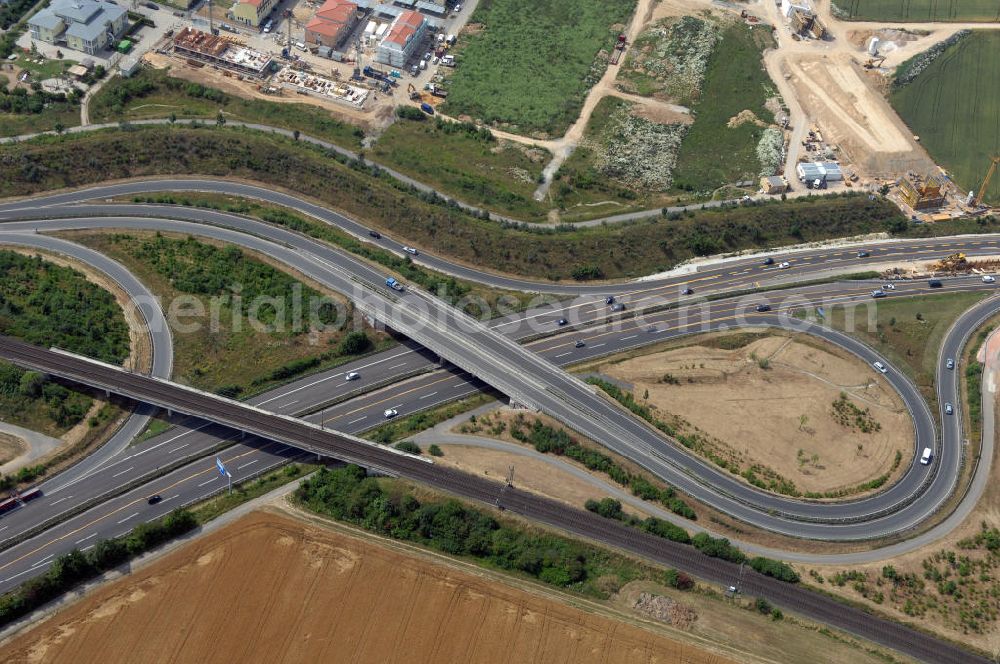 Aerial image Frankfurt am Main - Blick auf die Autobahnabfahrt an der E661 / A 661 Frankfurt Heddernheim im Zufahrtsbereich der Marie-Curie-Straße.