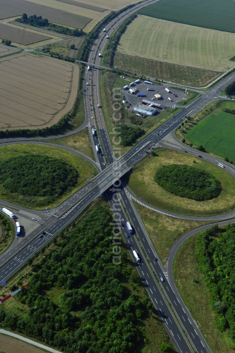 Aerial photograph Leuna - Motorway Leuna along the A38 motorway and the B91 federal road in Leuna in Saxony-Anhalt