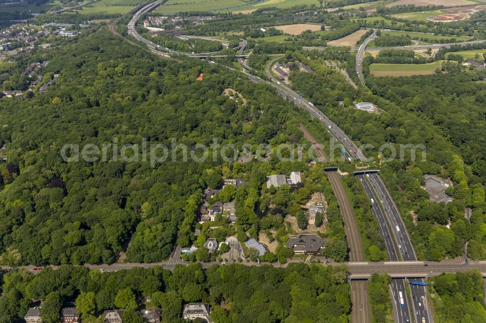 Duisburg from above - Duisburg Zoo on the highway A3 motorway at Kaiser mountain with the Zoo Bridge at Duisburg in North Rhine-Westphalia