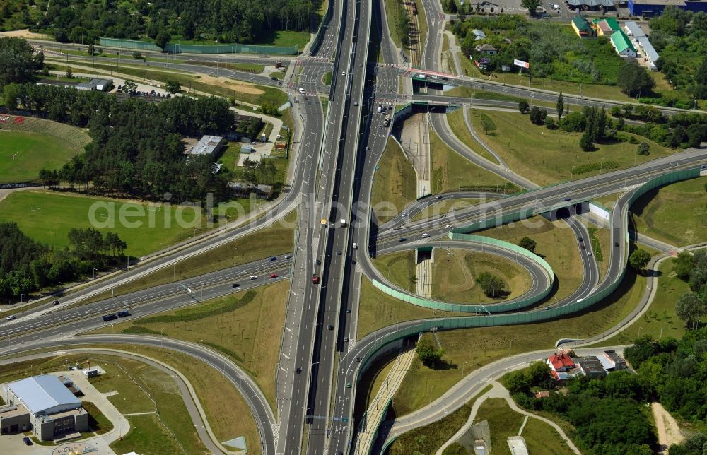 Aerial photograph Warschau - View of the highway bridge Maria Sklodowska-Curie in Warsaw in the voivodeship Masowien in Poland