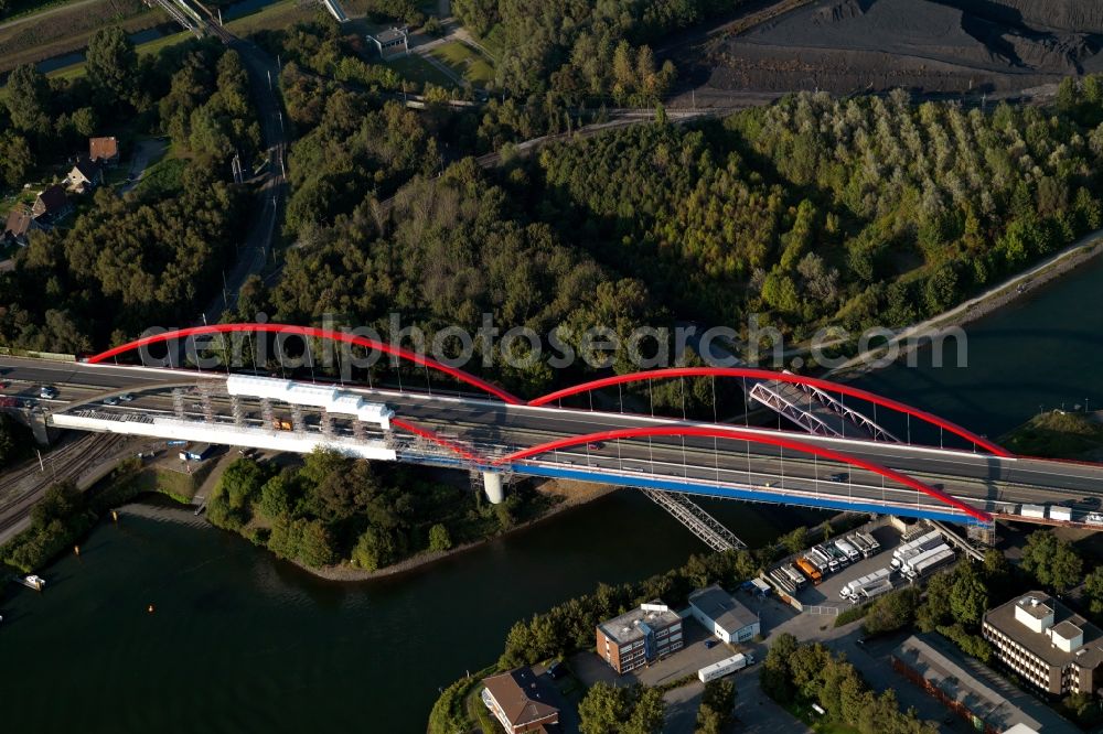 Aerial photograph Essen - View of the highway bridges of the motorway A42 on the Rhine-Herne Canal in Essen in North Rhine-Westphalia