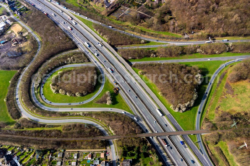 Aerial photograph Bottrop - Of highway triangle the federal motorway A 2 - A31 in Bottrop in the state North Rhine-Westphalia, Germany