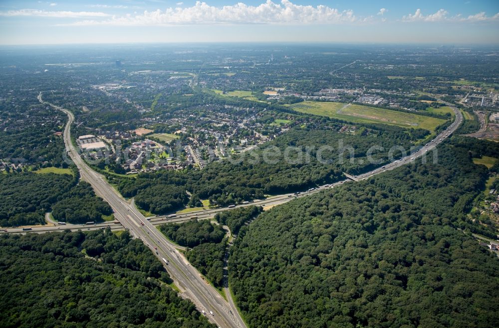 Oberhausen from above - Motorway interchange departure of the AD of the autobahn A2, A3, E34 and the federal highway B516 in the district the Sterkrade north in Upper House in the federal state North Rhine-Westphalia