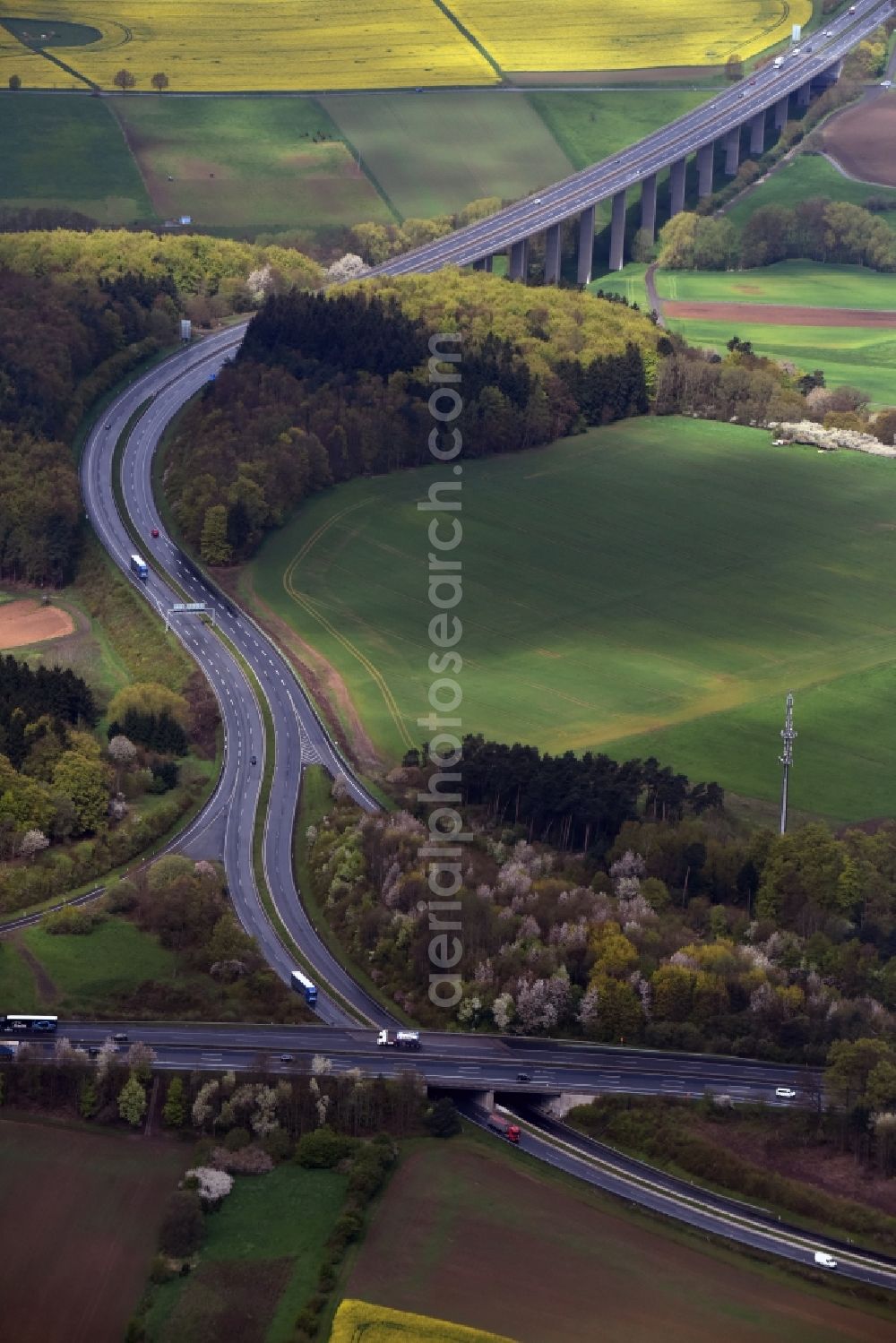 Reiskirchen from the bird's eye view: Highway triangle the federal motorway A 5 - A480 Reiskirchener Dreieck in Reiskirchen in the state Hesse